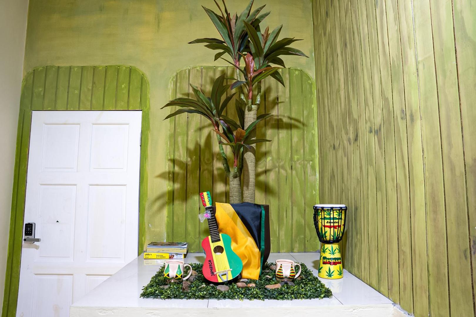Incognito Reggae Rooms 金斯敦 外观 照片
